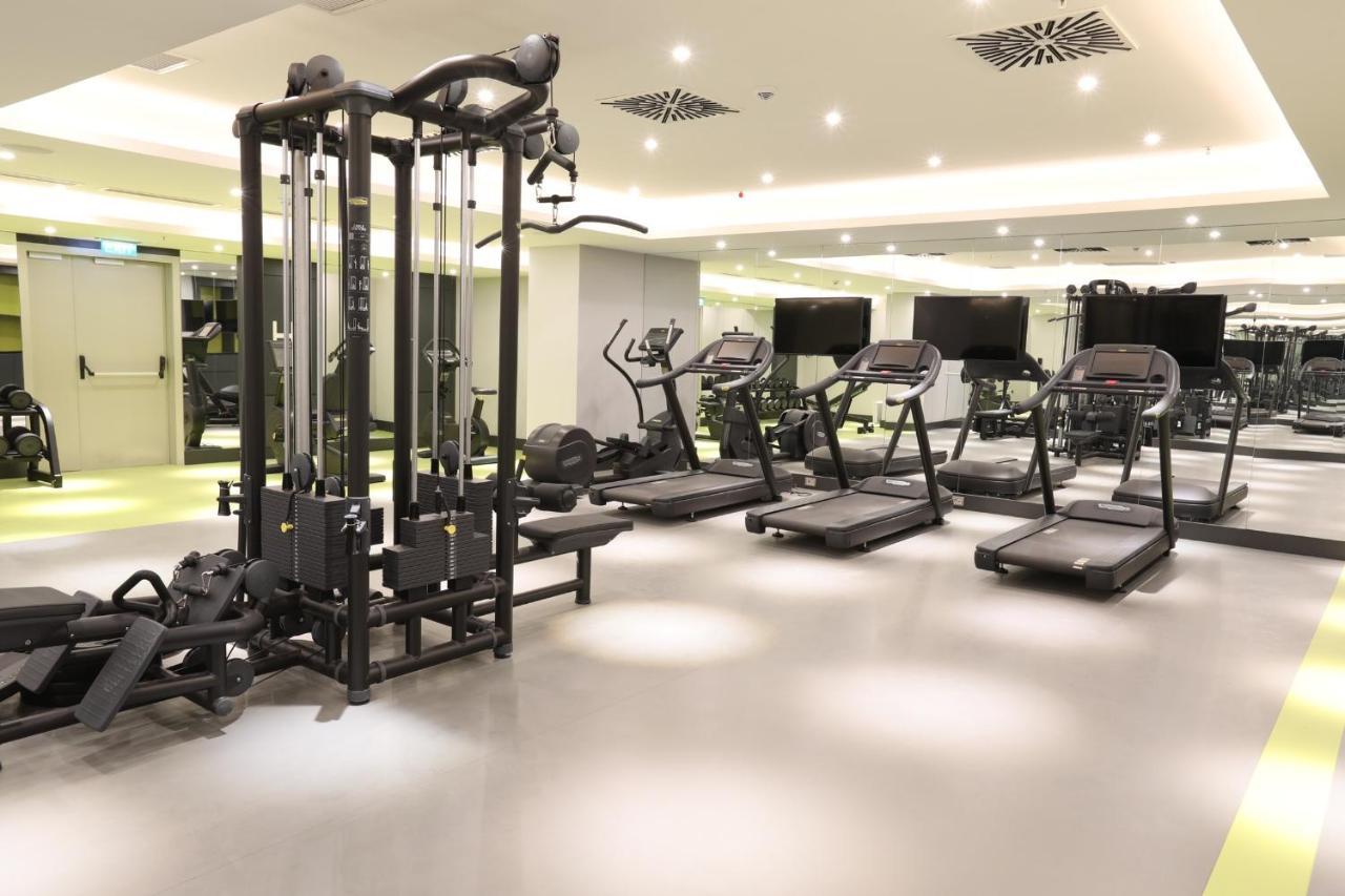 Limak Skopje Luxury Hotel Bagian luar foto The gym at the hotel